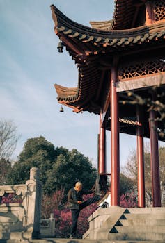 十四届全国人大四次会议开幕，中国太平干部员工热议政府工作报告。报告总结成就鼓舞人心，措施务实坚定信心。
