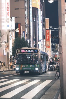 地缘风险扰动市场；华尔街技术派寻找标普长期趋势拐点。