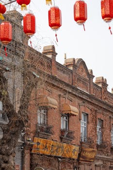 资本市场迎来新动能；新质生产力加速重塑增长格局。