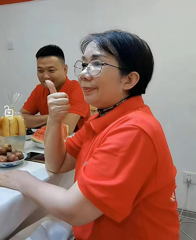  张雪家庭困局深度解析：从厦大毕业生到机车创业者的母亲之路 影视小说